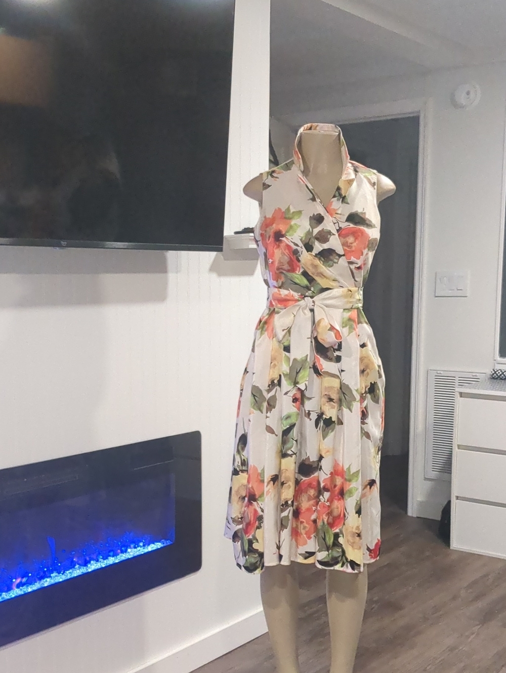 Nicci's Stylish Cream & Coral Fall Floral Midi Fit & Flare Dress Size 6
